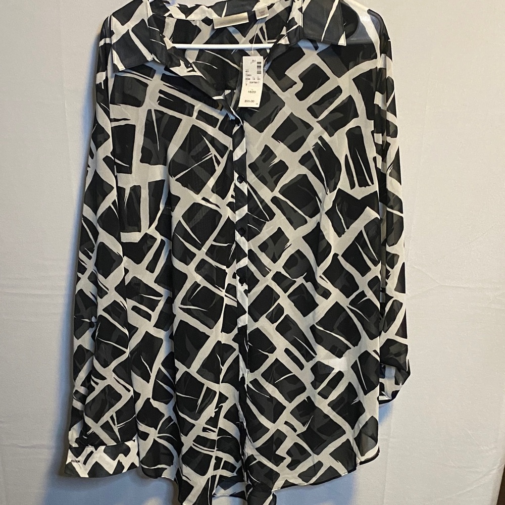 Avenue Black and White Abstract Blouse nwt